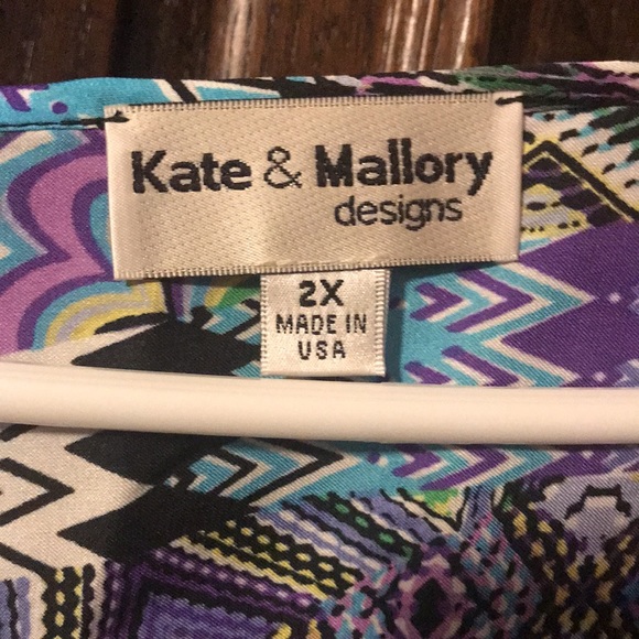 Vibrantly-Colored Angel-Winged Silky Blouse - Picture 3 of 7